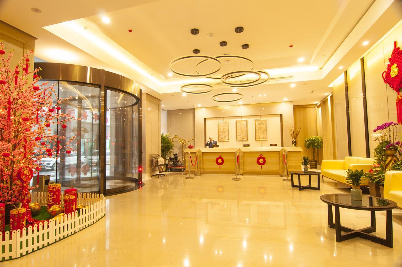 Home Plus Suite Hotel And Apartment Wuhan Exterior foto
