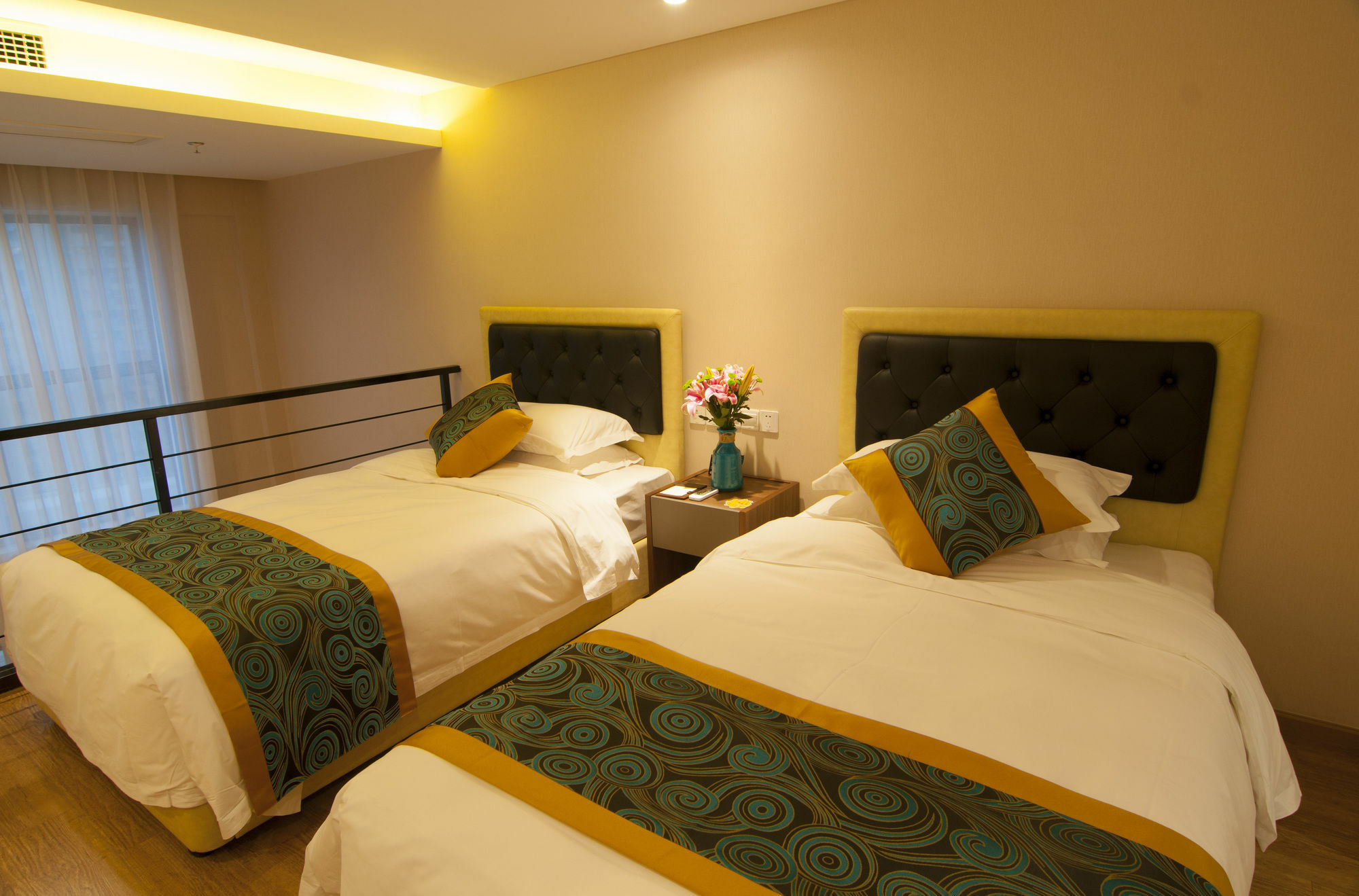 Home Plus Suite Hotel And Apartment Wuhan Exterior foto